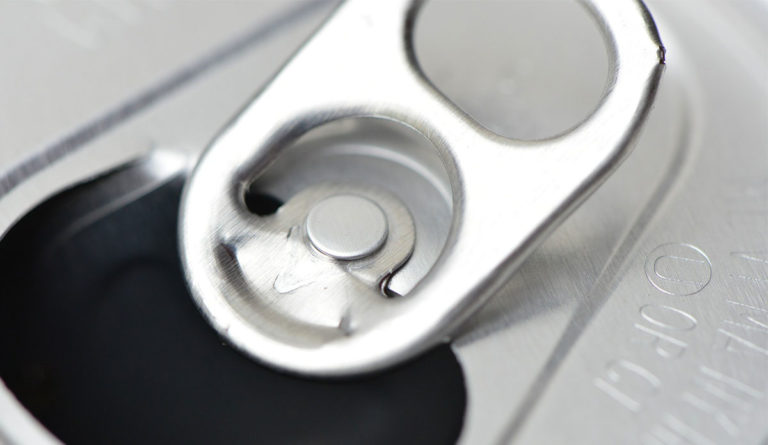 a close up of a can pull