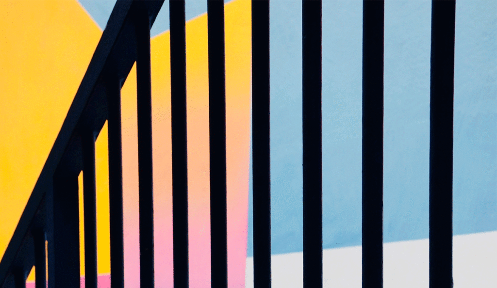 a close up of a railing