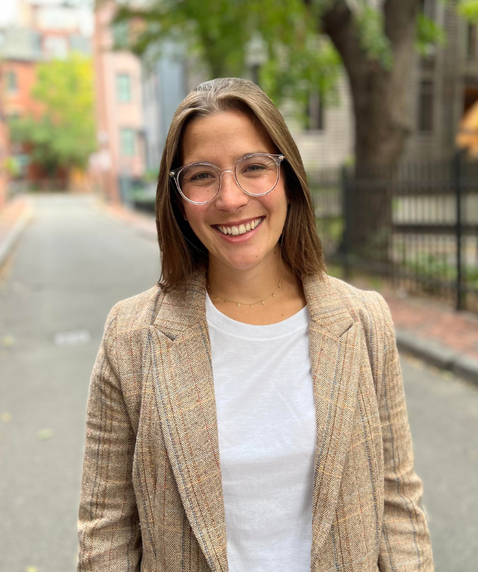 Christina Freibott headshot