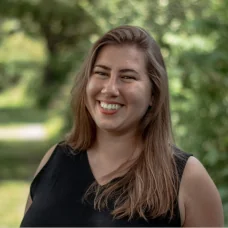 Rachel McNealey headshot