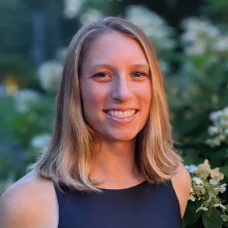 Krista Woodward headshot