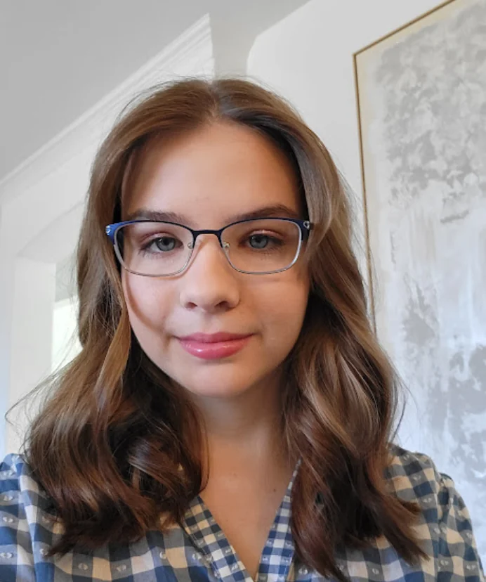 Klara Sattler headshot