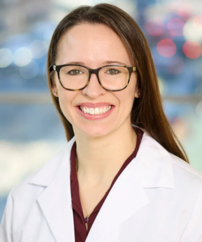 Emily Lupez headshot