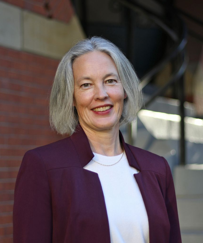 Maureen Stewart headshot